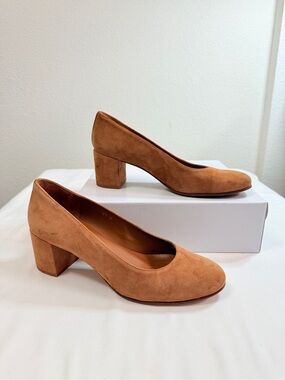 Margaux Camel Suede Block Heel Pumps Made in Spain EU 39 Narrow
